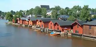 Die Stadt Porvoo ist berühmt für ihre malerischen Holzhäuser.