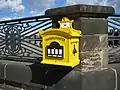 Wandbriefkasten an der Augustusbrücke in Dresden