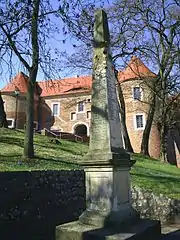 Distanzsäule, Süd- und Ostseite (früherer Standort)