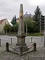 Postmeilensäule vor dem Schützenhaus
