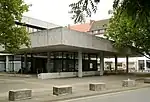 Vorbau mit Kundeneingang