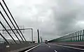 Die Hochstraße auf dem Fahrbahnniveau