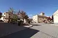 Platz mit Rathaus und Kirche