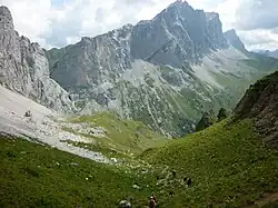 Auf dem Prättigauer Höhenweg mit dem Schwizertor.