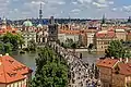 Lebhaftes (Touristen-)Treiben auf der Karlsbrücke