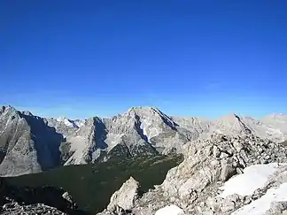 Die Praxmarerkarspitzen in der Gleirsch-Halltal-Kette von der Nordkette