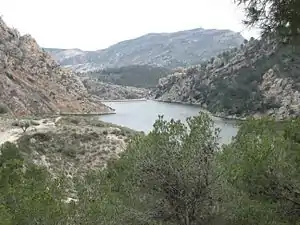 Stausee der Tibi-Talsperre
