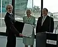 2011: Hartmut Böhme, Lotte Köhler, Vorstandsvorsitzender Ambros Schindler (rechts)