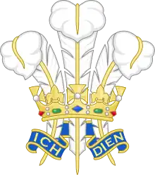 Badge des Prince of Wales mit drei Straußenfedern in einfacher Krone und dem Wahlspruch „ICH DIEN“ für den Prince of Wales
