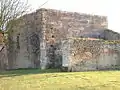 Reste des Donjons der Burg von Prey