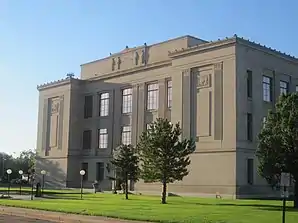 Prowers County Courthouse in Lamar (2010). Das 1928 im Stile des Neoklassizismus erbaute Courthouse wurde im September 1981 in das NRHP eingetragen.