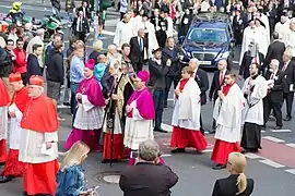 …&nbsp;zum Kölner Dom
