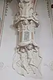Konsole mit Engelsfiguren