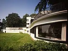 Ansicht von Osten mit Panoramafenster.