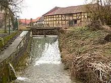 Abzweig von der Schunter zum Mühlengraben (im Vordergrund)