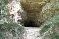 Die Räuberhöhle nahe der Mündung