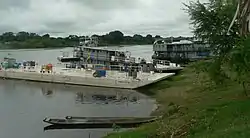 Boote in Puerto Almacén am Río Ibare