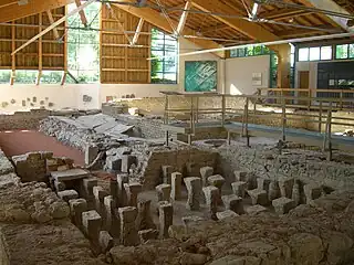 Grundmauern eines römischen Streifenhauses etwa aus dem Jahr 160 n. Chr. in Walheim, Foto (2009)