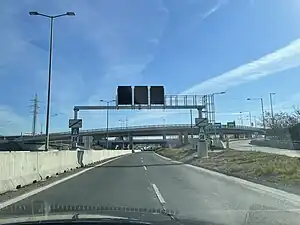 Teile des Knotens vom Autobahnanfang der R7 heraus