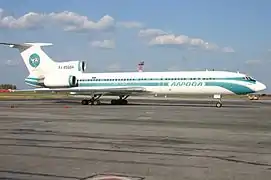 Das Unfallflugzeug nach seiner Instandsetzung am Flughafen Nowosibirsk im Juni 2012