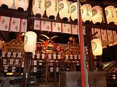 Weiße Chōchin im Goryō-Schrein, Kyoto