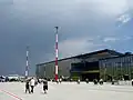 Flughafenhalle, Rückseite
