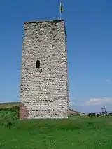 Bergfried mit ehemaligen Eingang in 11&nbsp;Meter Höhe
