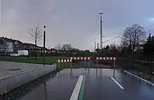 Blick auf den vor fest eingebauten Weiß/Roten Sperren endenden RS1