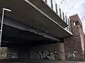 Ostseite: nördliches Widerlager Meißner Straße. Zugang in das Innere der östlichen Flügelmauer?