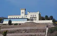 Friedensburg mit Trockenmauersanierung und anschließender Neuaufrebung (2008) im Steinrücken