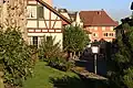 Breny-Turm, im Hintergrund der Engelplatz