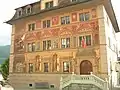 Die Nordfassade, u.&nbsp;a. mit der Stauffacherin und der Übergabe des Freiheitsbriefs zu Faenza 1240