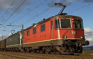 SBB Re 4/4II in Vielfachsteuerung mit einer Re 6/6