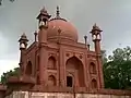 Grabmal John Hessings (Red Taj)