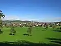 Die Kirche am höchsten Punkt der Altstadt dominiert das Stadtbild