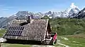Die Schutzhütte mit Blick auf den Grand Bec und die Grande Casse.