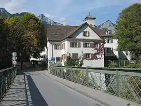 Emserbrücke und Schloss Reichenau