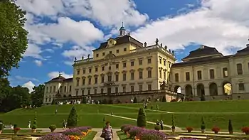 Das Alte Corps de Logis, Nordseite mit Garten