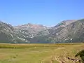 Vf. Bucura (2433&nbsp;m) von Şaua Plaiul Mic (1879&nbsp;m) aus gesehen