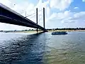Rheinkniebrücke: Blick auf Oberkassel