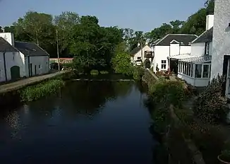 Gebäude in Bridgend am Sorn