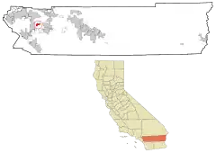 Lage von Nuevo im Riverside County (oben) und in Kalifornien (unten)