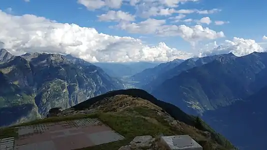 Blick nach Südsüdosten zur Riviera.