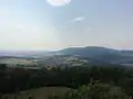 Aussicht vom Roßkopfturm über Kammerbach hinweg zum Hohen Meißner