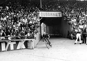 Ankunft des belgischen Radrennfahrers Romain Maes im Prinzenparkstadion, Gewinner der Etappe Caen nach Paris bei der Tour de France 1935