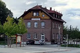 Ehemaliges Empfangsgebäude von Südosten