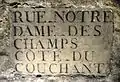 Tafel der Rue Notre-Dame des Champs aus einem Steinbruch