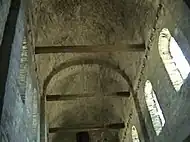 Rundtonne in der Vorhalle von Saint-Philibert in Tournus, frühes 11. Jh.