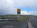 Signalanlage vor der Querung des Flugplatzes
