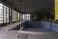 Leerstehendes Schwimmbad von 1932 im Art déco